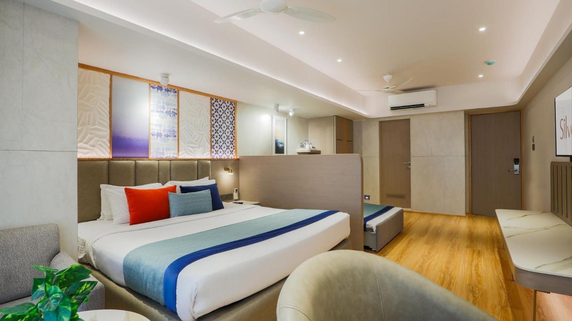 Hotel Silver Near Airport 3*