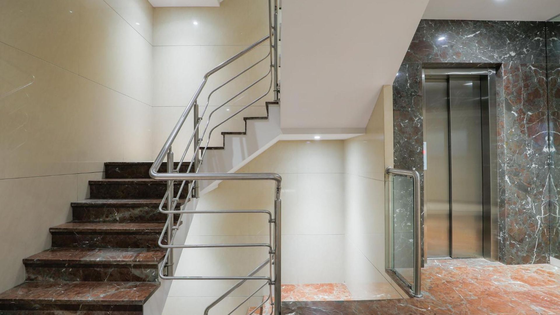 Hotel Silver Near Airport Mumbai