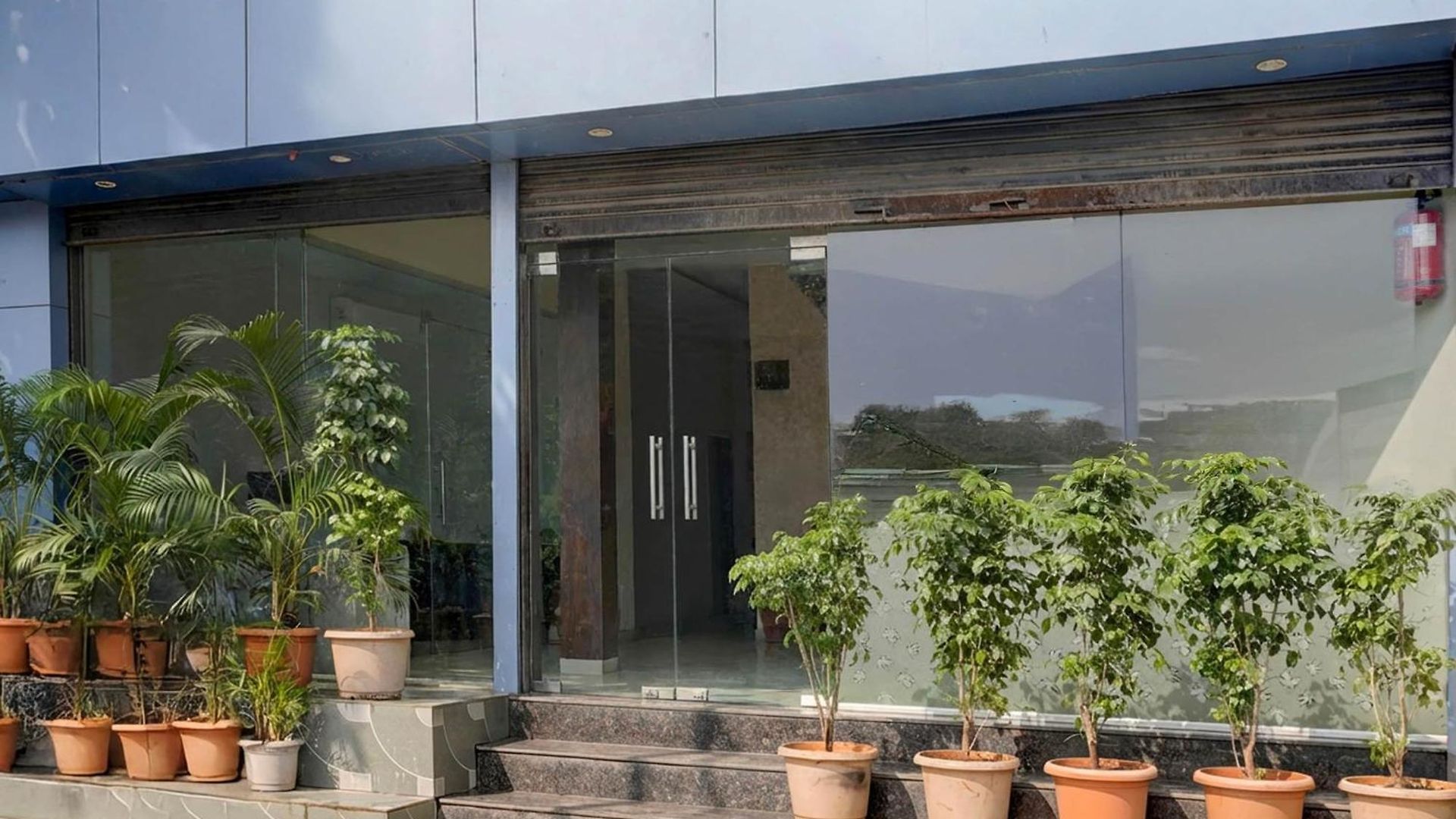 Hotel Townhouse Lbs Road Bkc Formerly Royal Palace