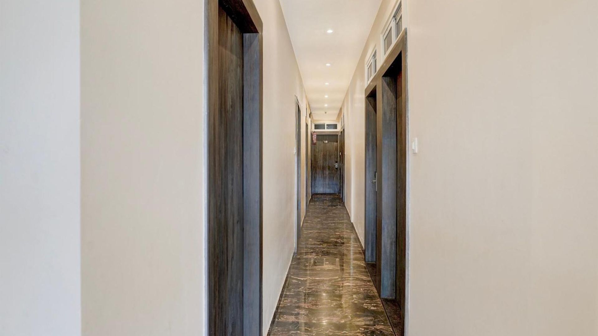 Townhouse Lbs Road Bkc Formerly Royal Palace Hotel 4*
