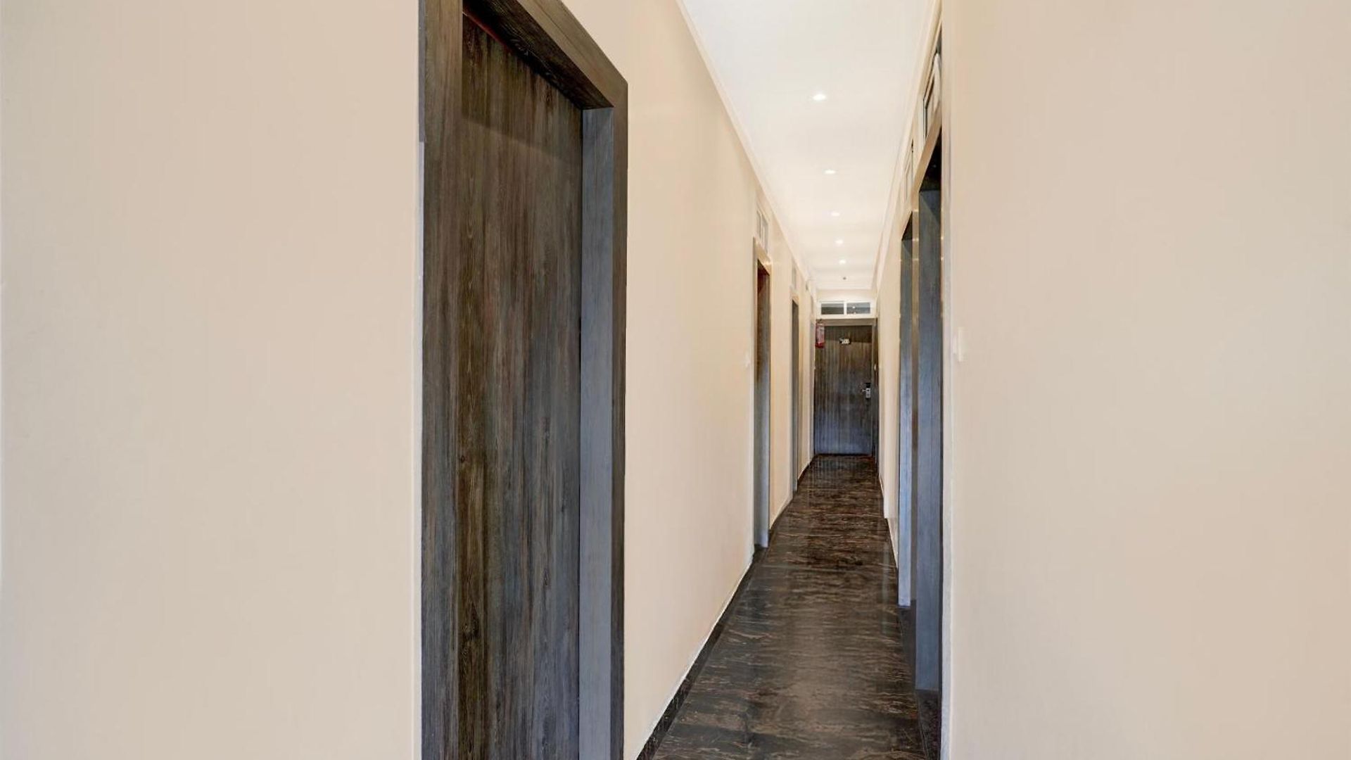 Townhouse Lbs Road Bkc Formerly Royal Palace 4* Mumbai