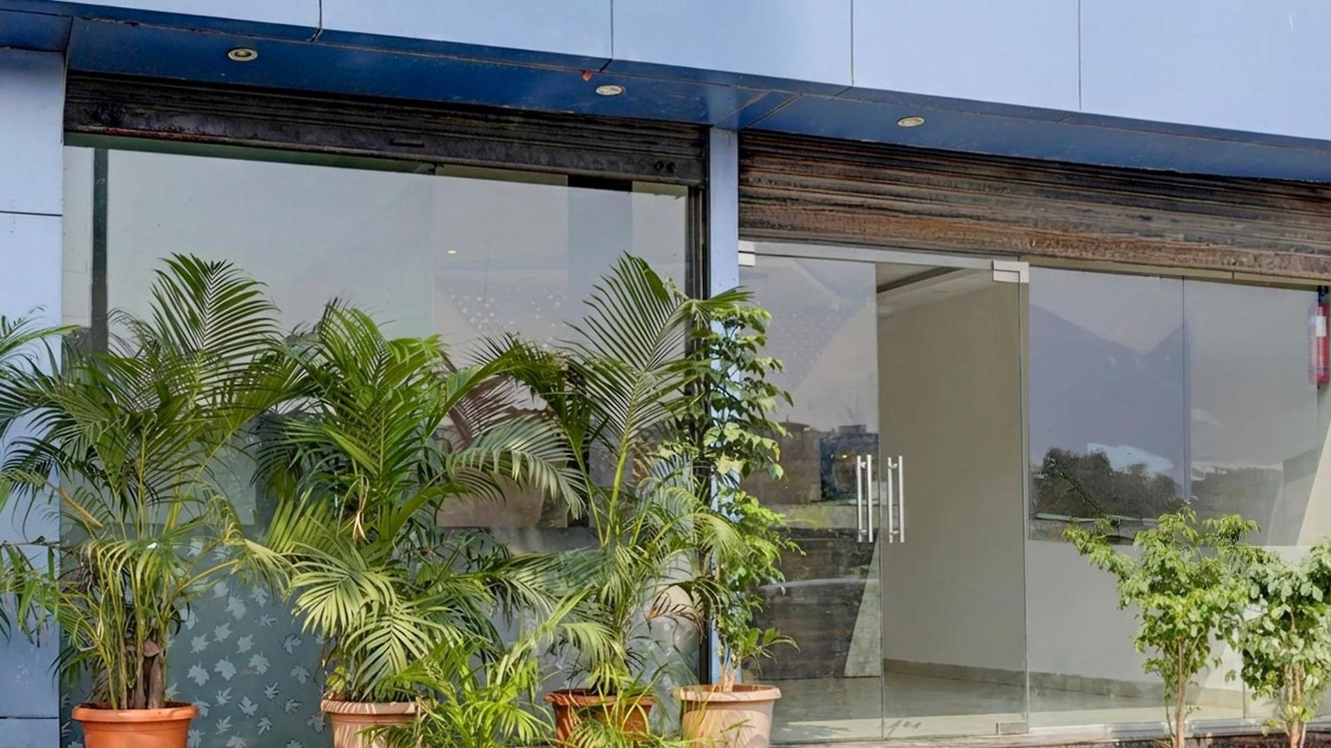 Townhouse Lbs Road Bkc Formerly Royal Palace Mumbai
