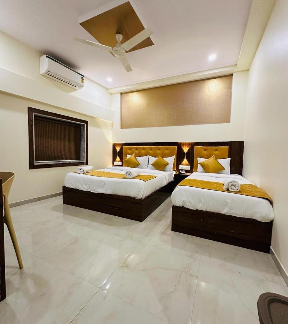 Imperial Near Haji Ali 3*