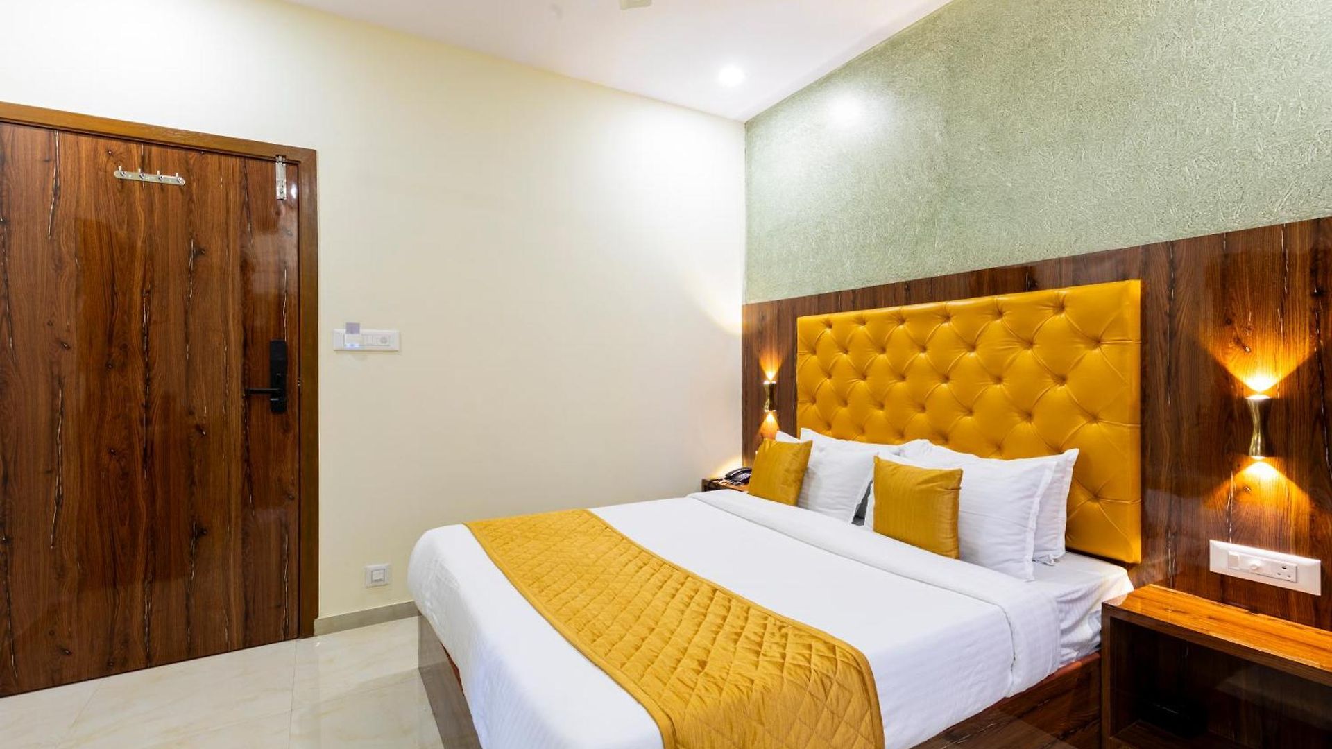 Imperial Near Haji Ali Hotel 3*