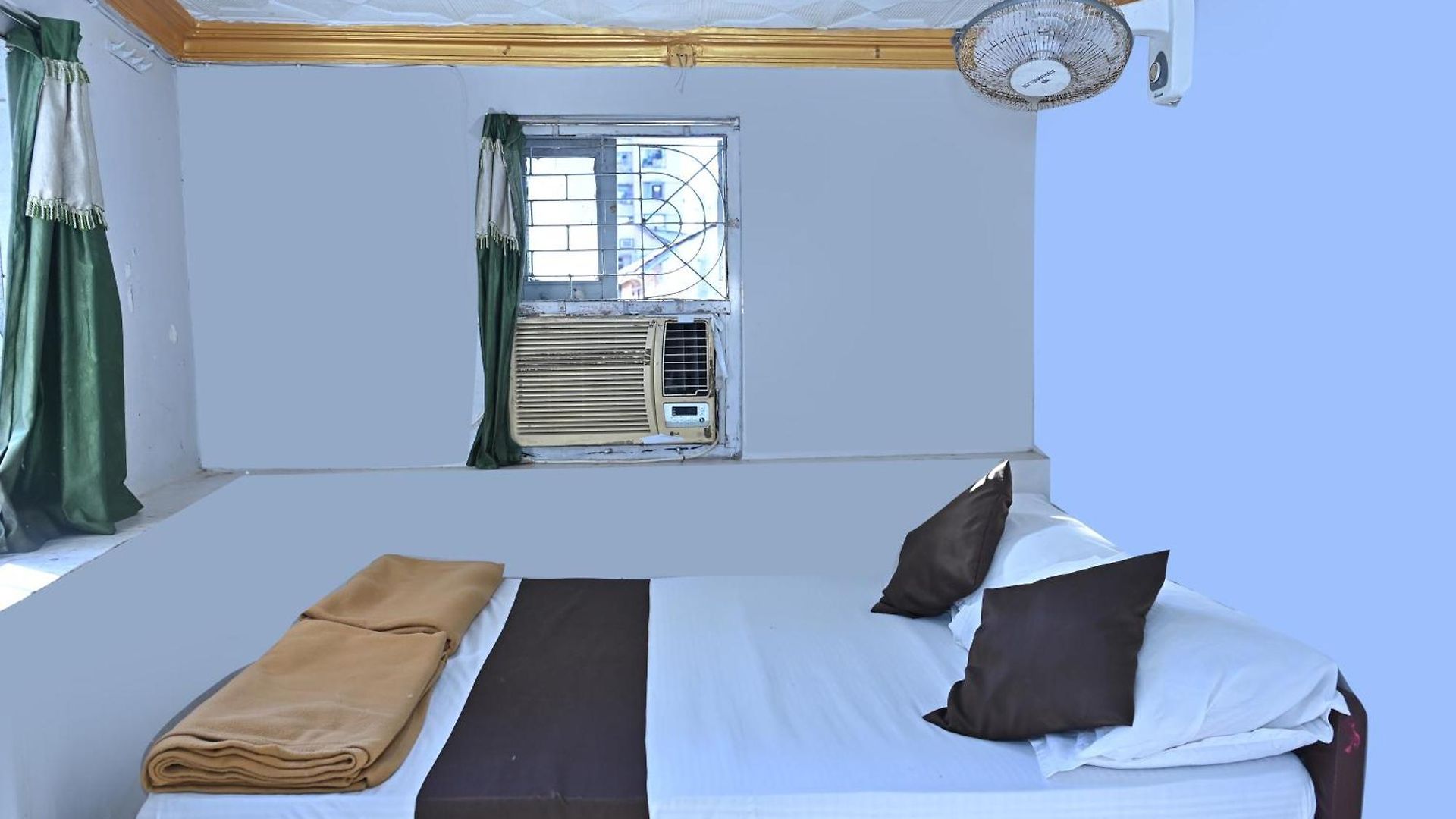 Gariib Nawaz Hotel Mumbai