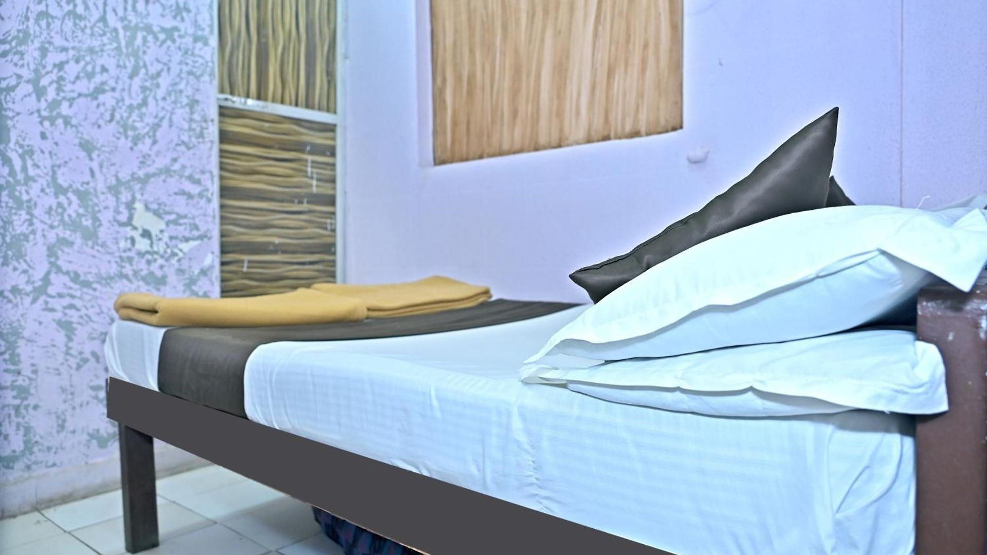 Gariib Nawaz 3* Mumbai