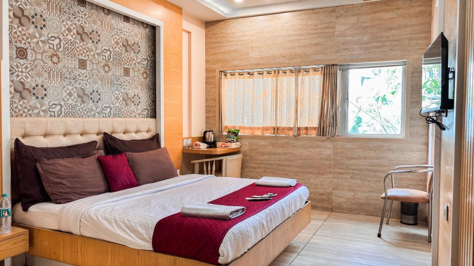 Neelkamal Hotel