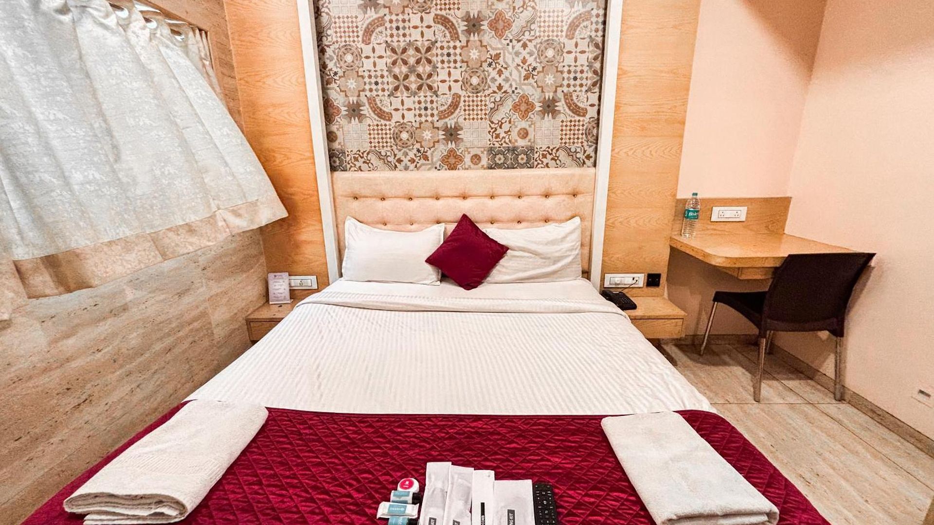 Neelkamal Hotel