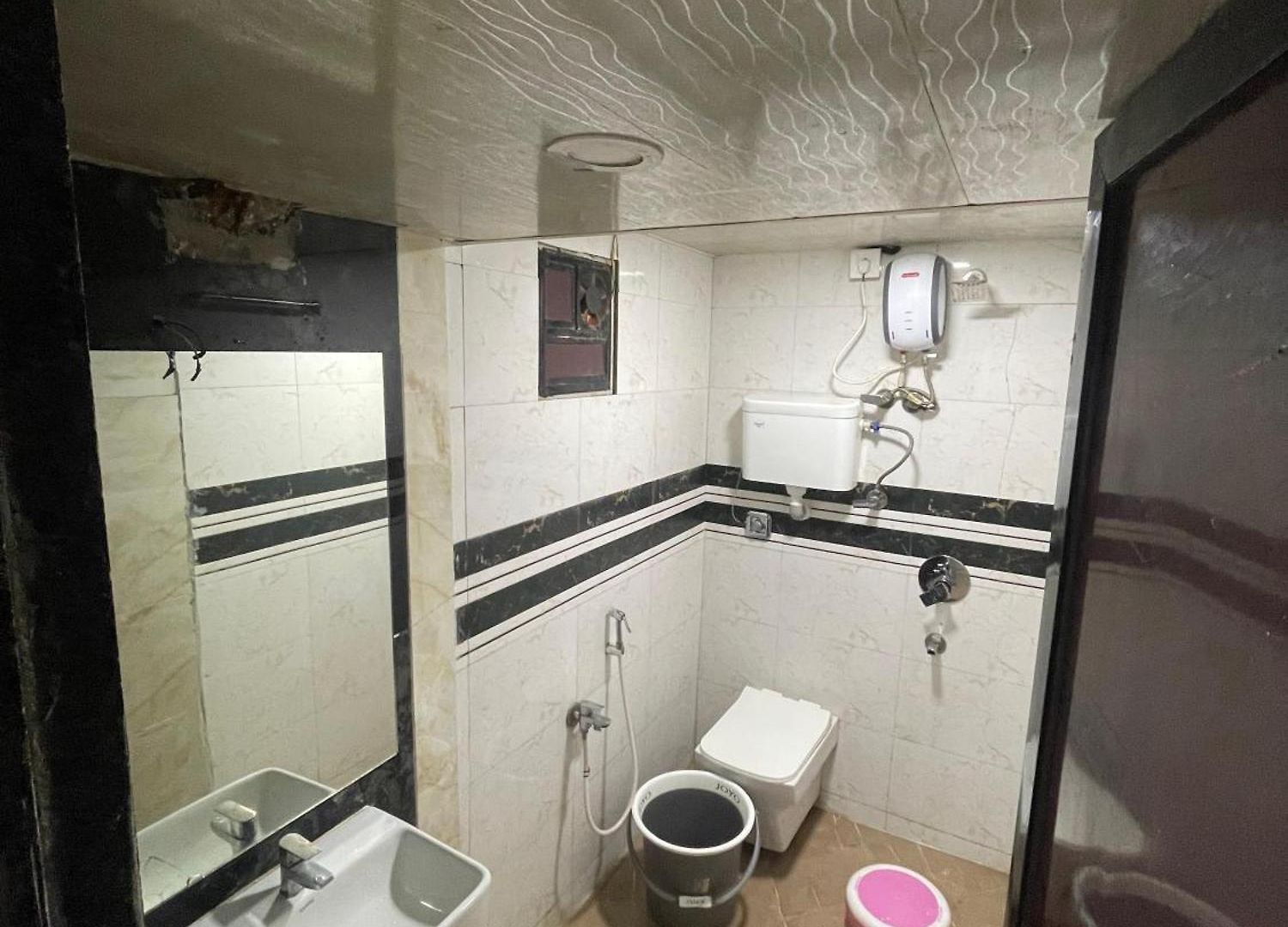 Parle Executive Near Nanavati Hospital - Hotel 2*