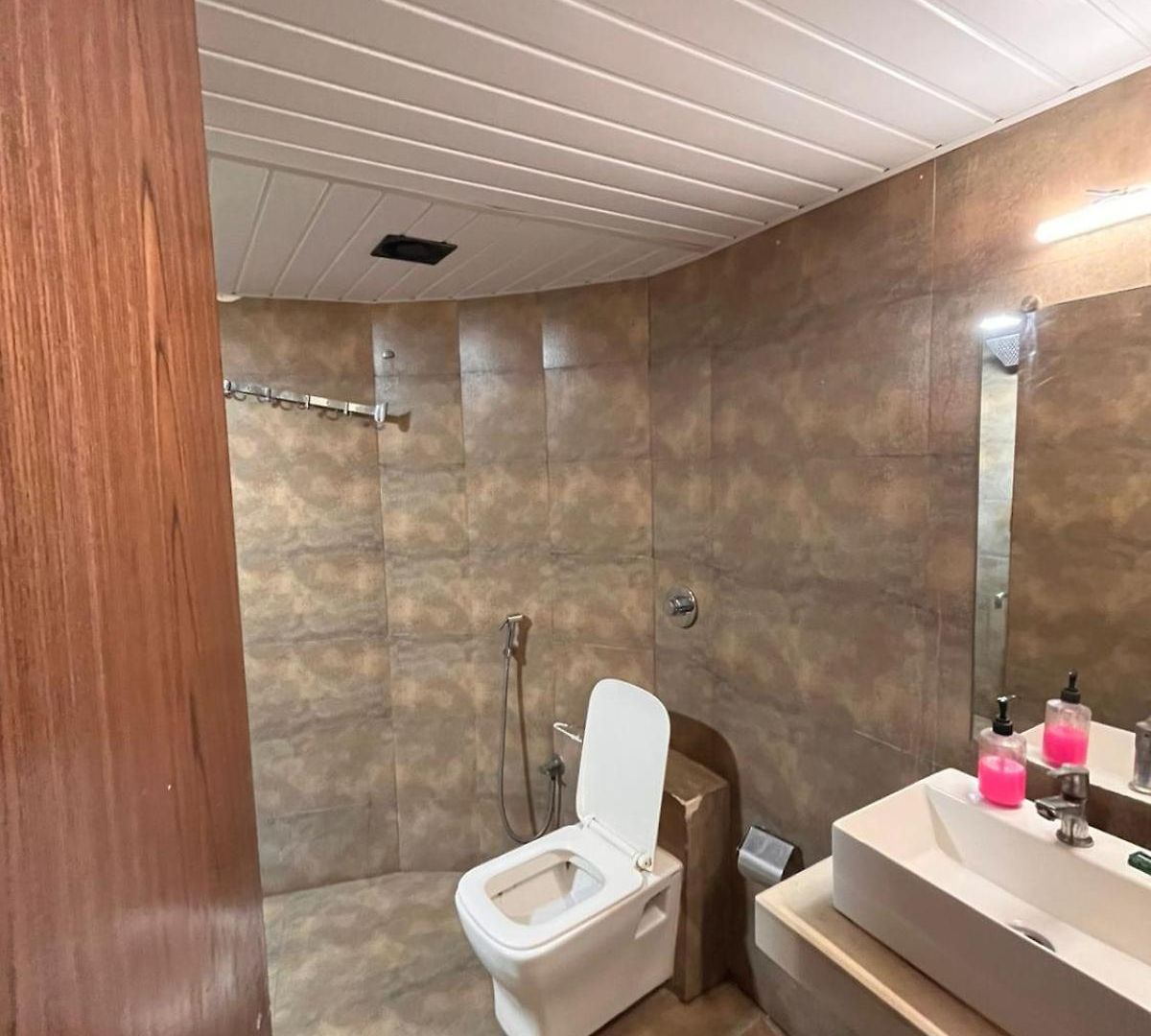 Hotel Black Orchid Near International Airport T2 3*