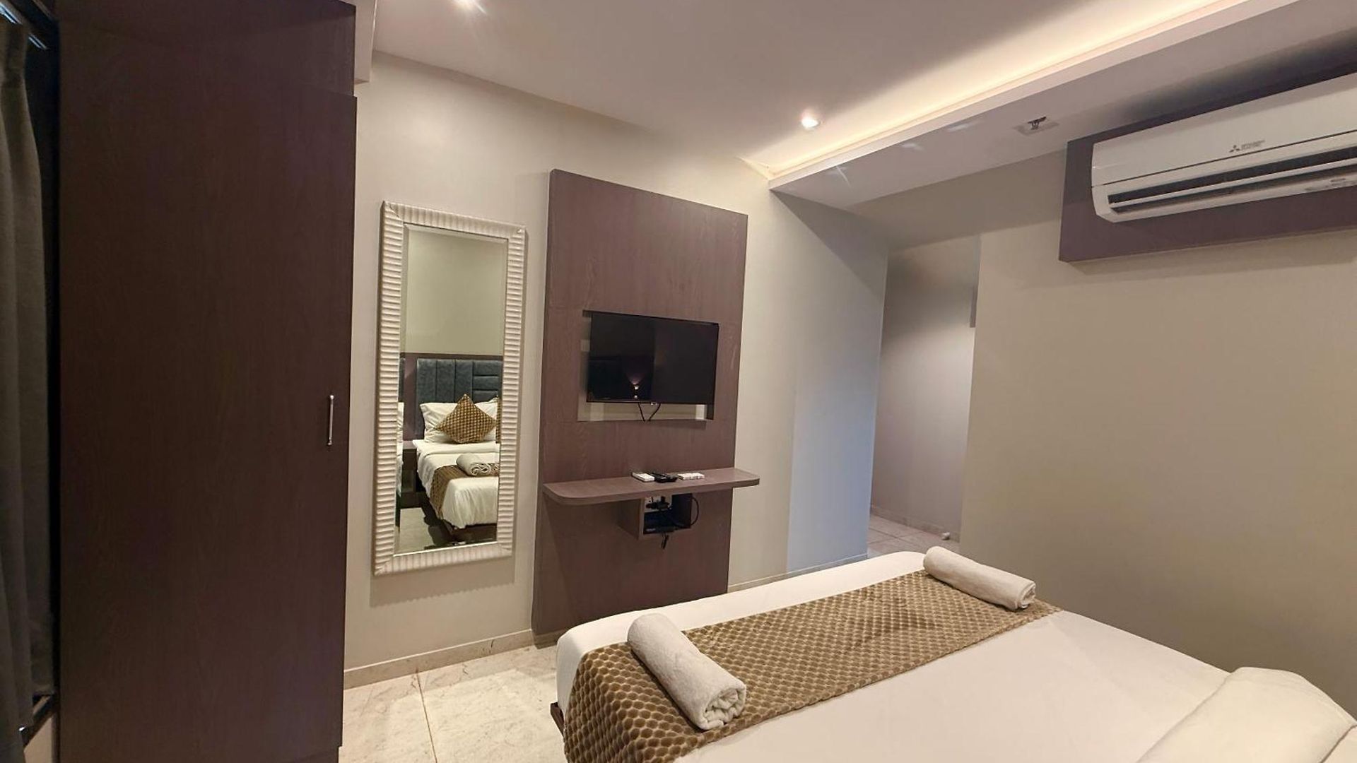Hotel Kurla