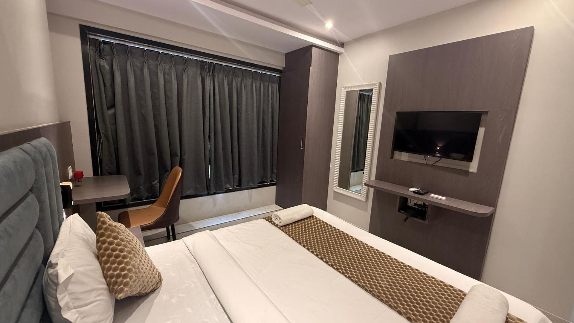 Hotel Kurla