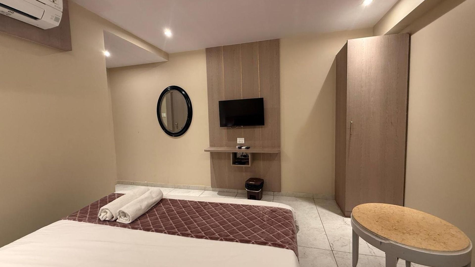Hotel Kurla 2*