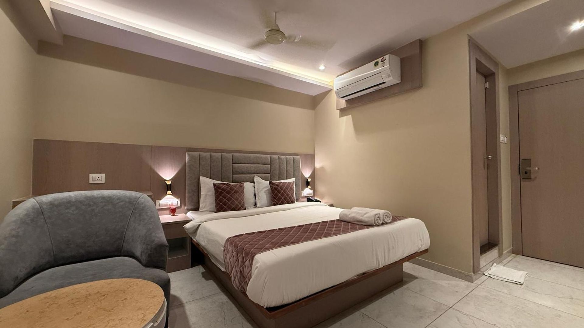 Kurla Hotel 2*