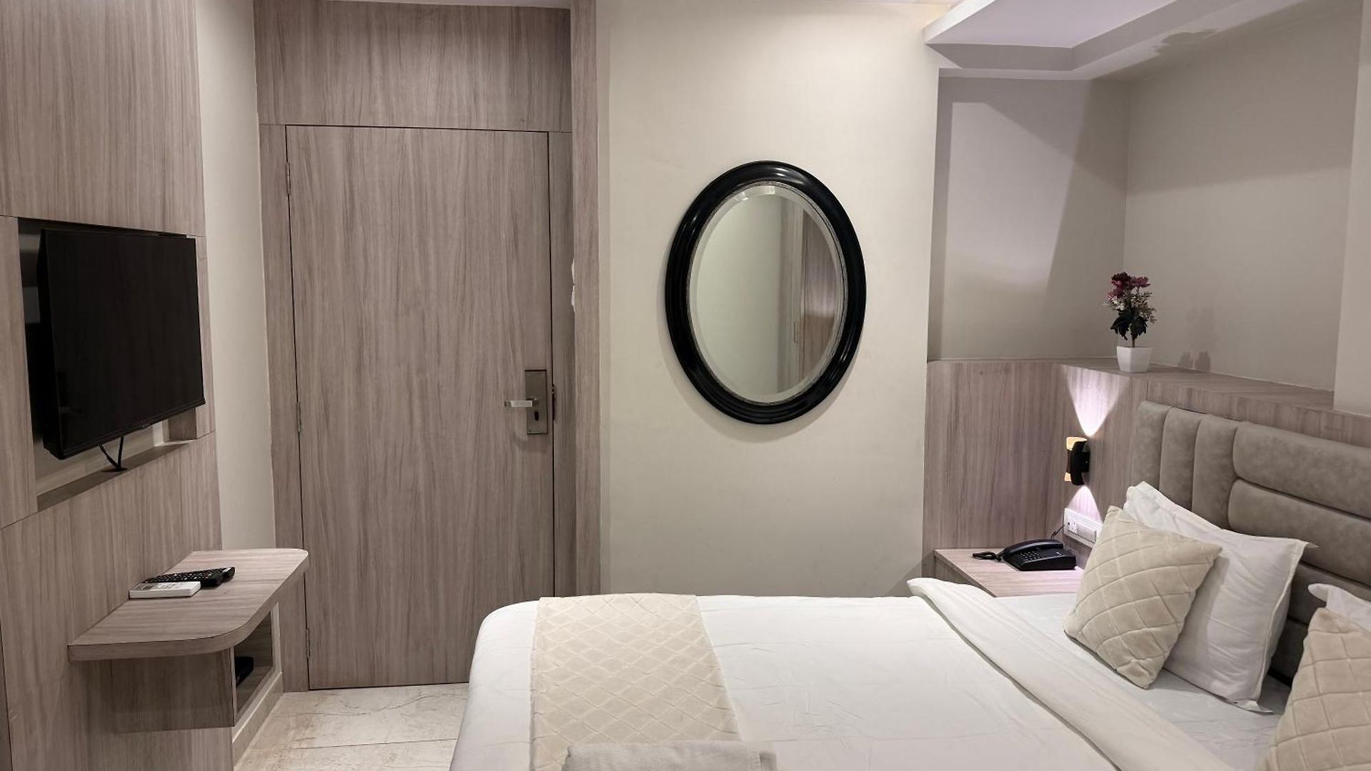 Hotel Kurla