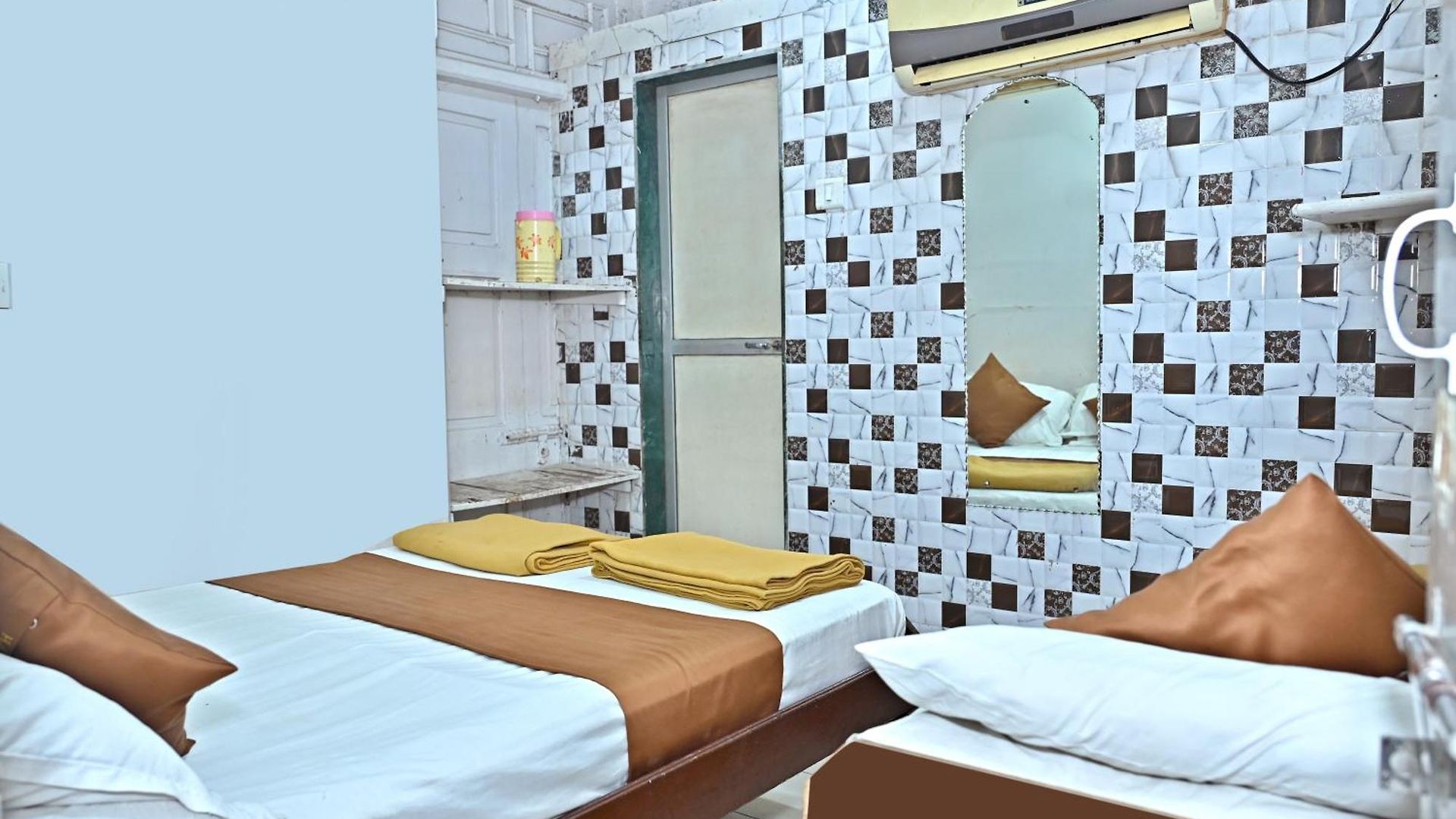 New Ajmeri Hotel Mumbai