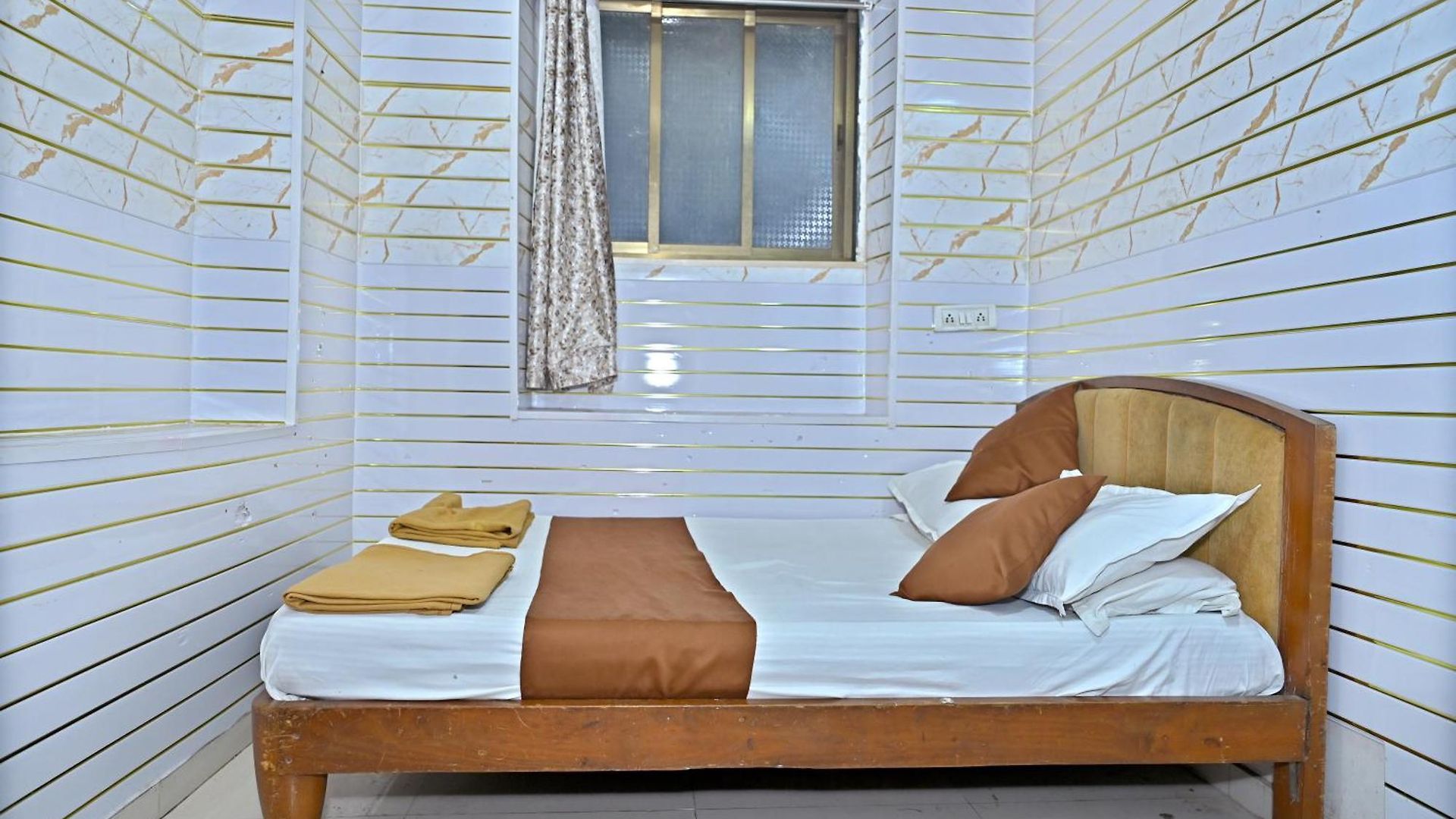 New Ajmeri Hotel Mumbai