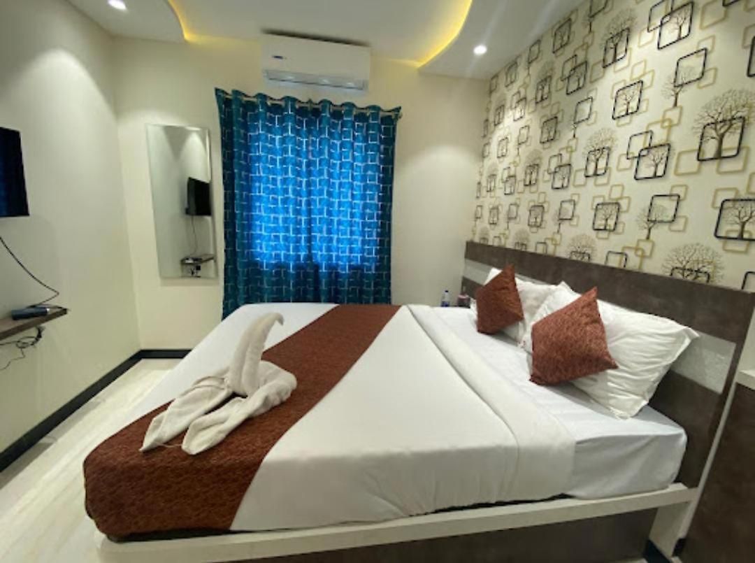 Hotel Rose Near Airport Mumbai