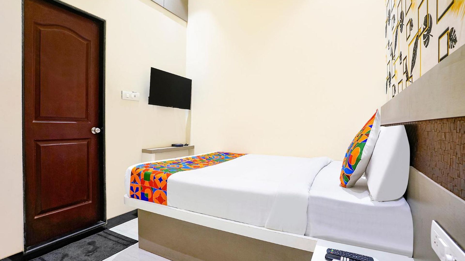 Hotel Rose Near Airport 3*