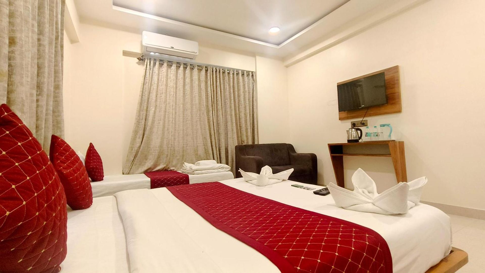 Hotel Edition Blue 3*