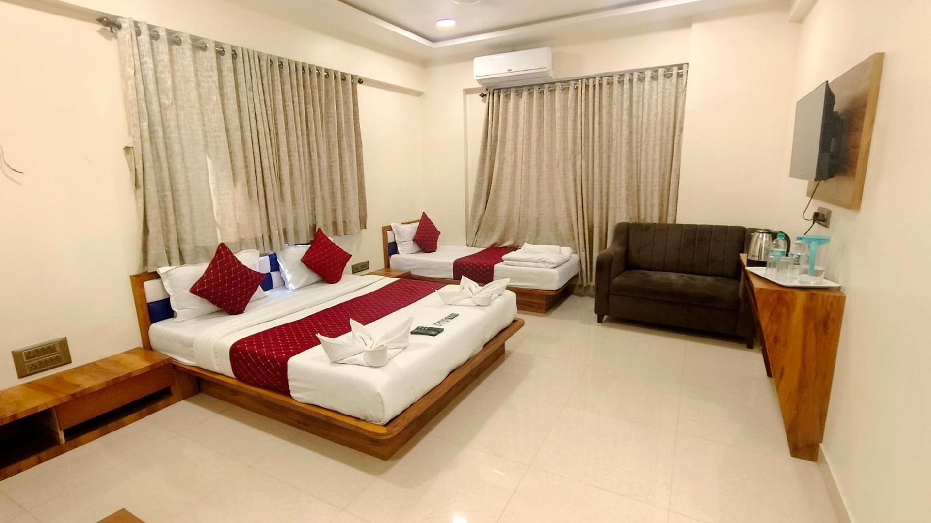 Hotel Edition Blue 3*