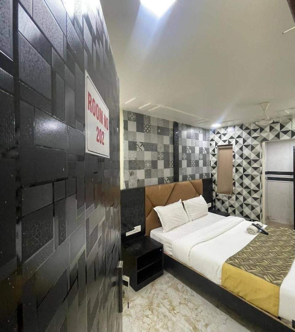 Hotel Amber Empire Parle Near Domestic Airport Mumbai