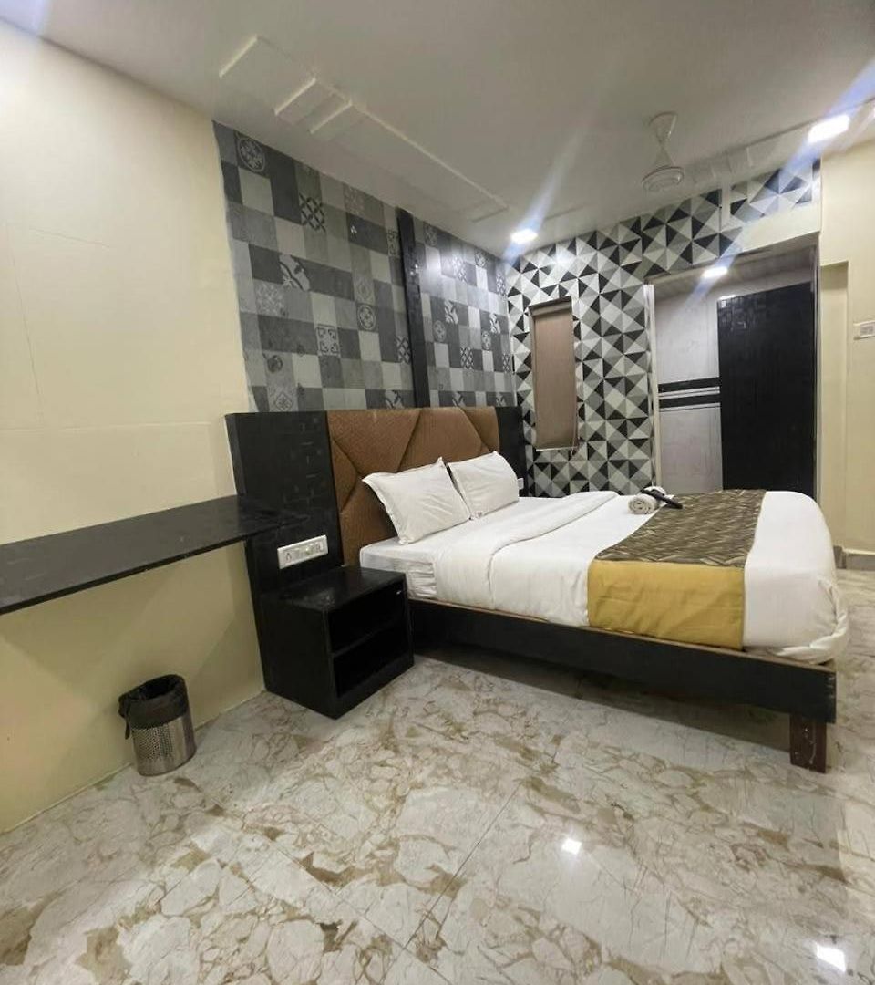 Hotel Amber Empire Parle Near Domestic Airport