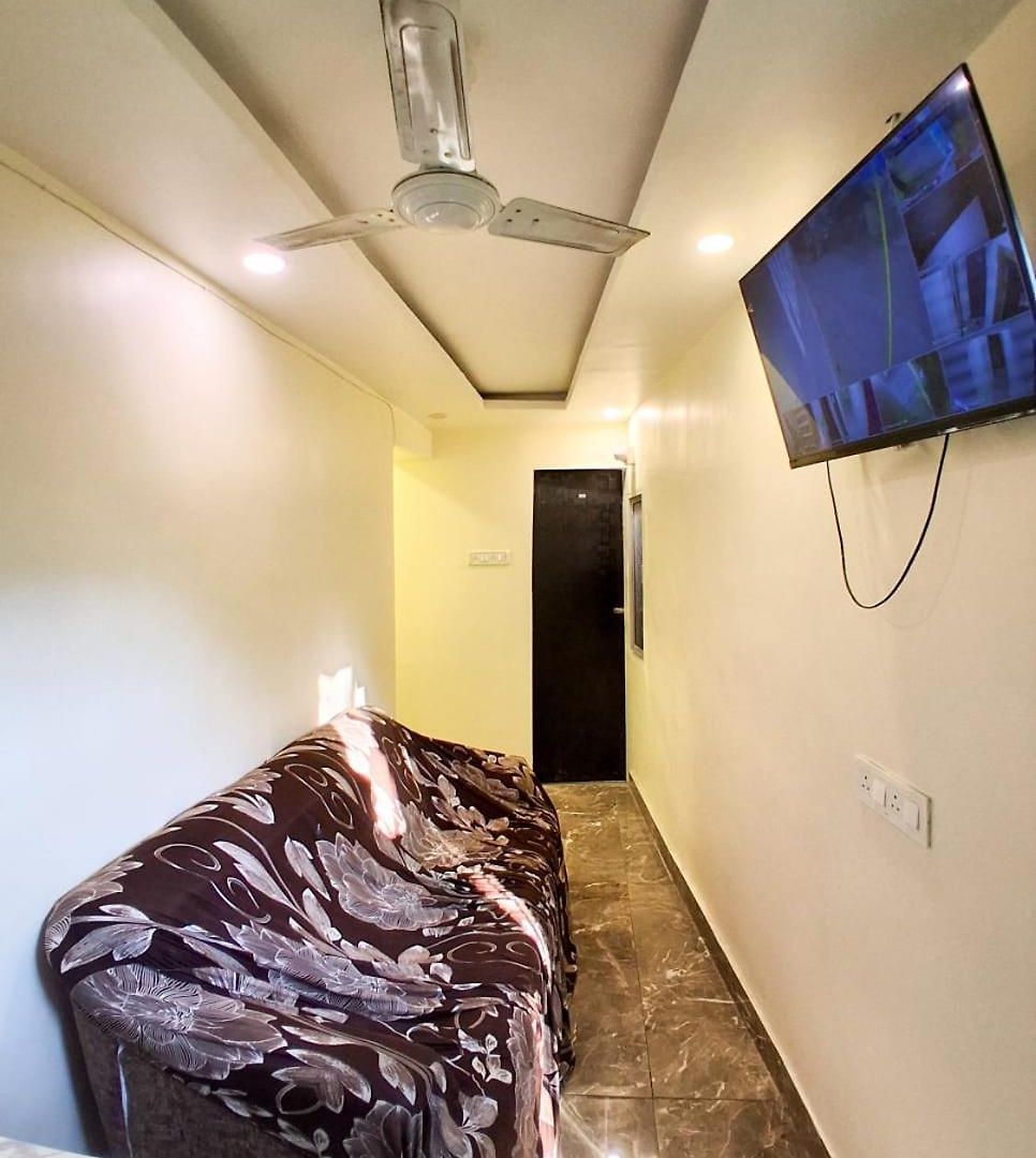 Amber Empire Parle Near Domestic Airport 2*