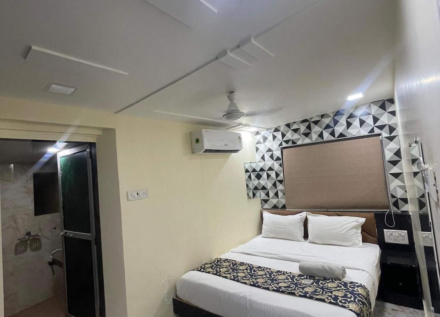 Amber Empire Parle Near Domestic Airport Mumbai