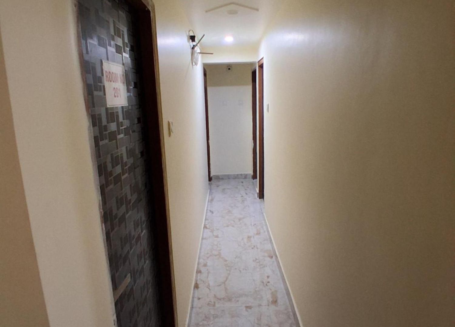 Hotel Amber Empire Parle Near Domestic Airport 2*