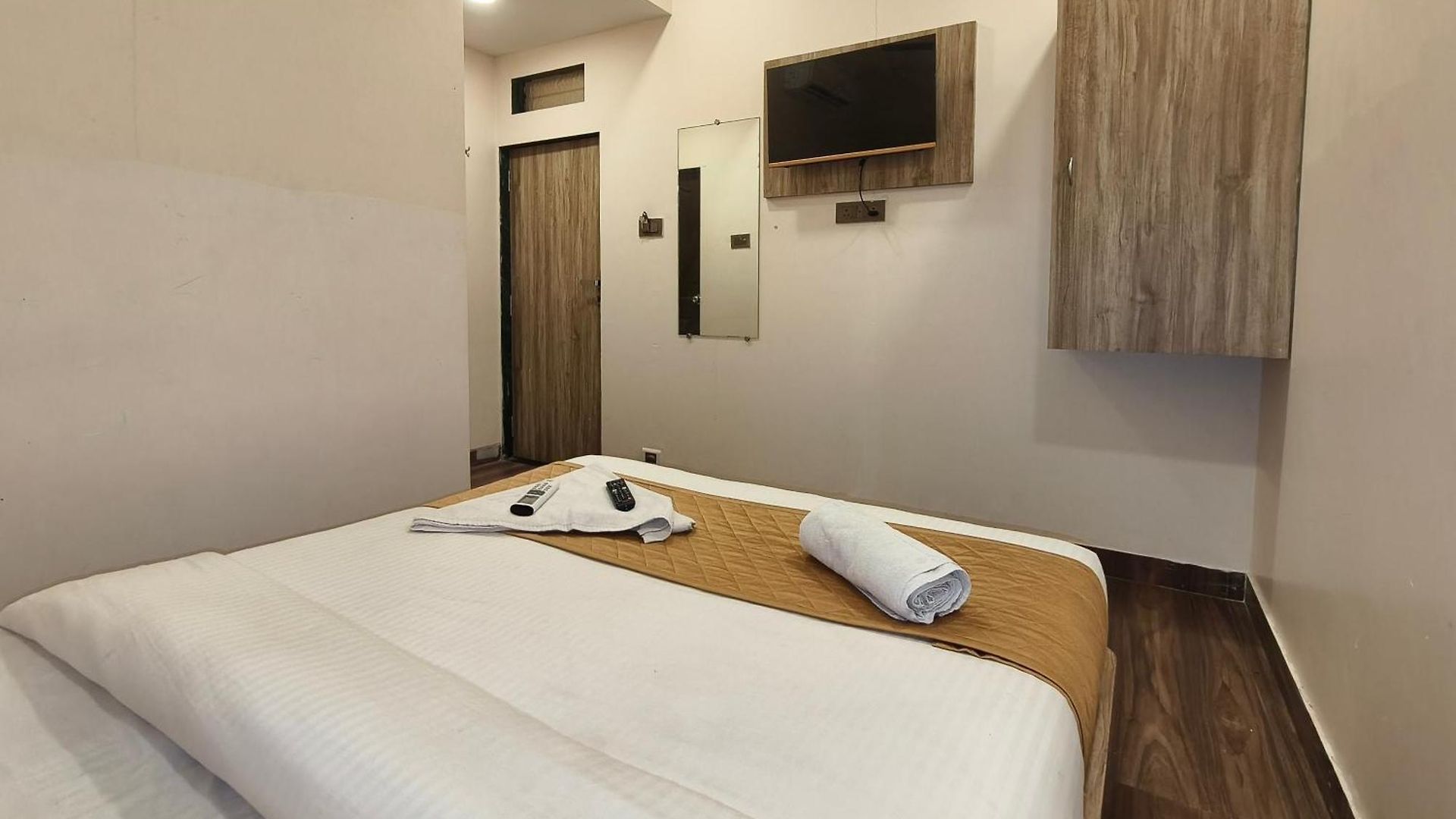 Fabhotel Pride Suitz Hotel