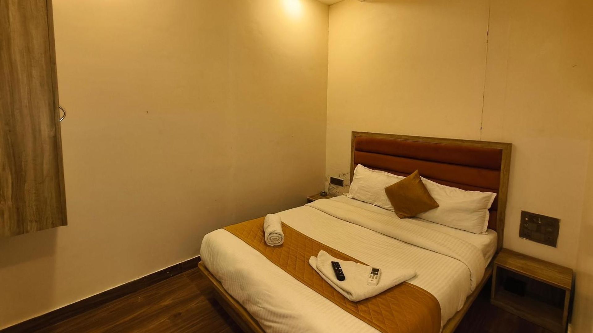 Fabhotel Pride Suitz Mumbai