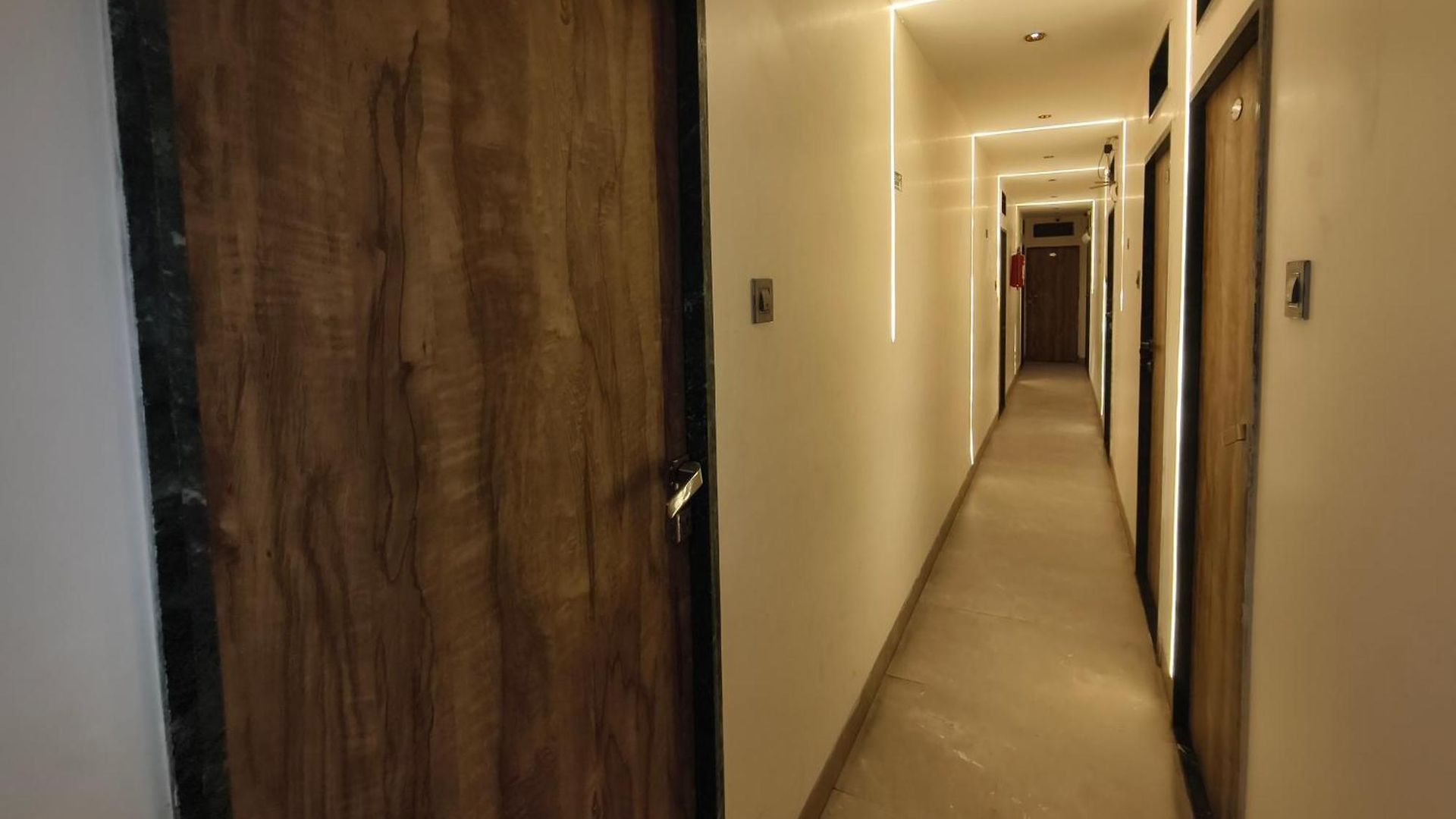 Hotel Fabhotel Pride Suitz