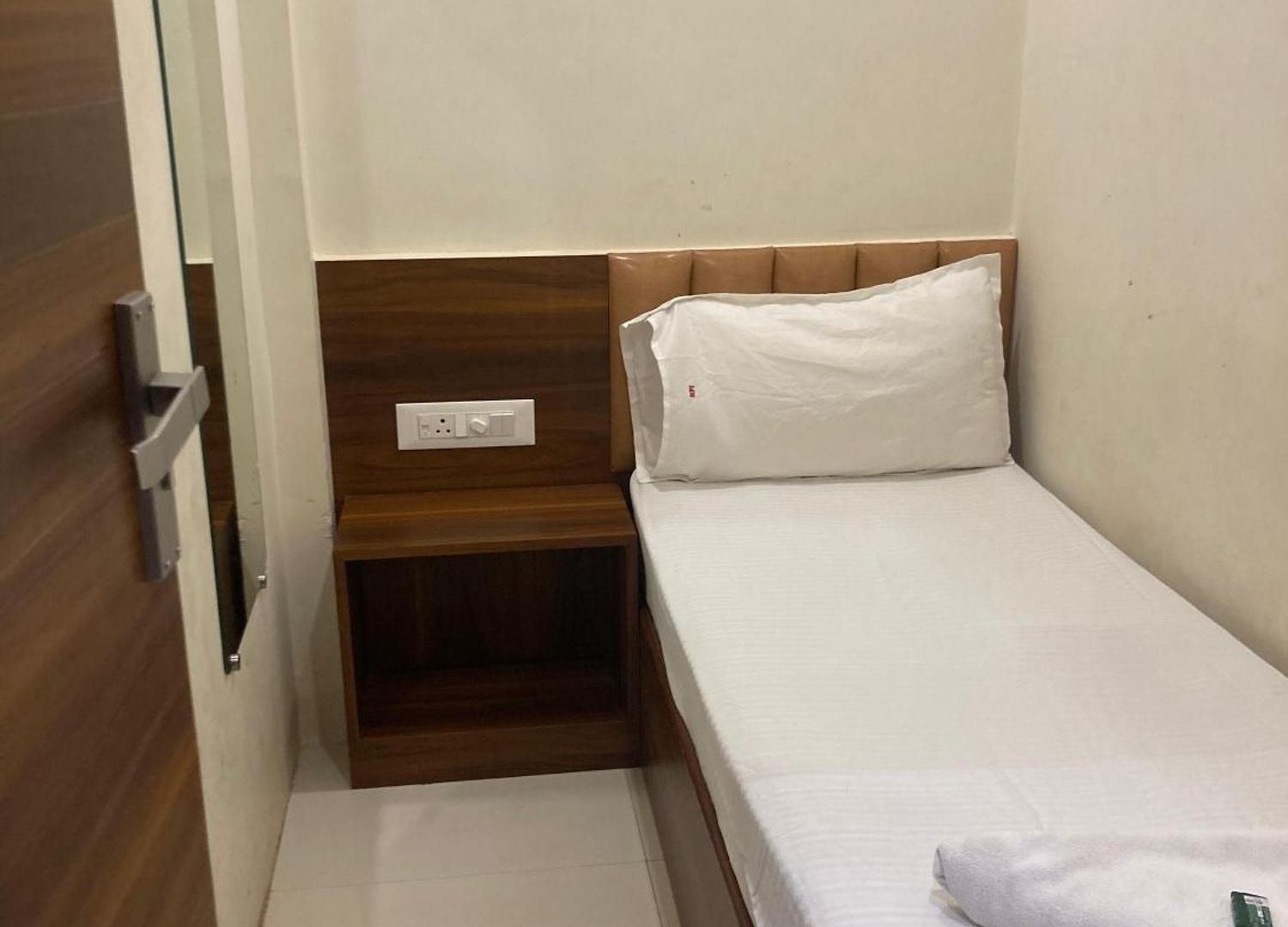 Classy Near T2 Airport Mumbai