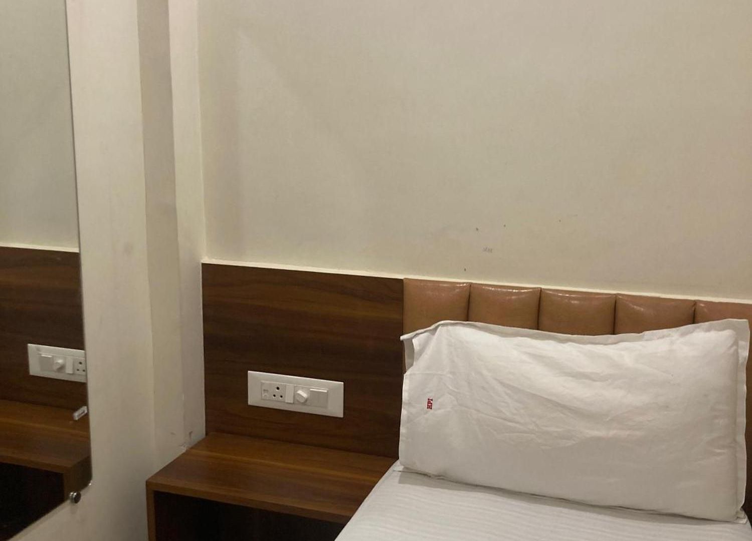 Classy Near T2 Airport 2* Mumbai