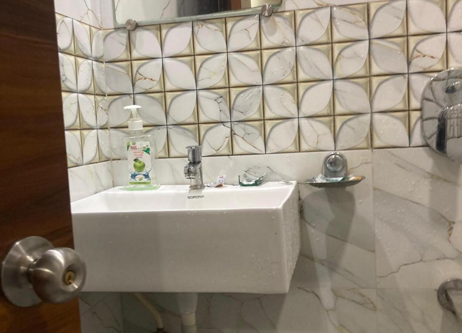 Classy Near T2 Airport Hotel Mumbai