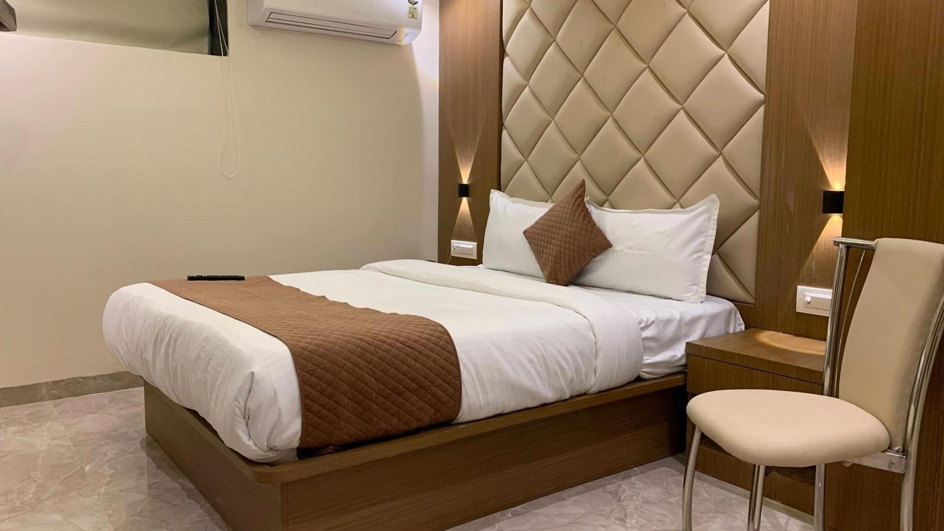 Royal Palace Hotel *