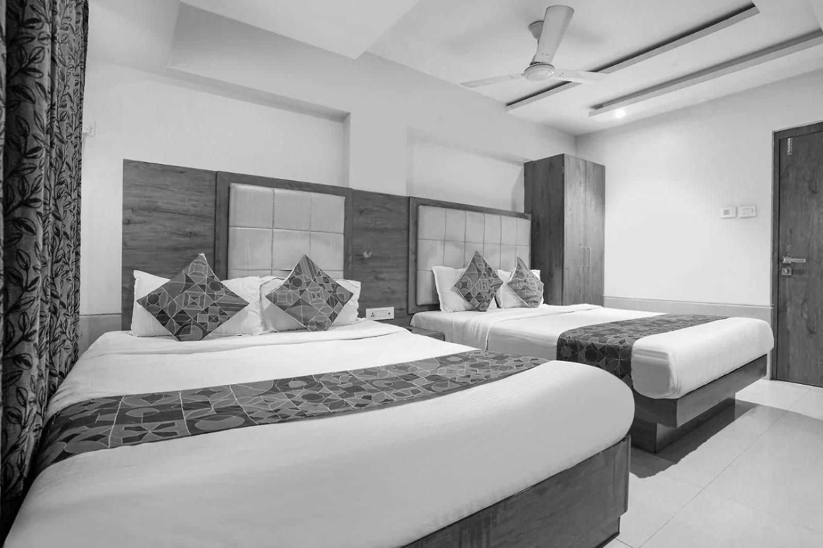Hotel Sky - Chakal By Glitz