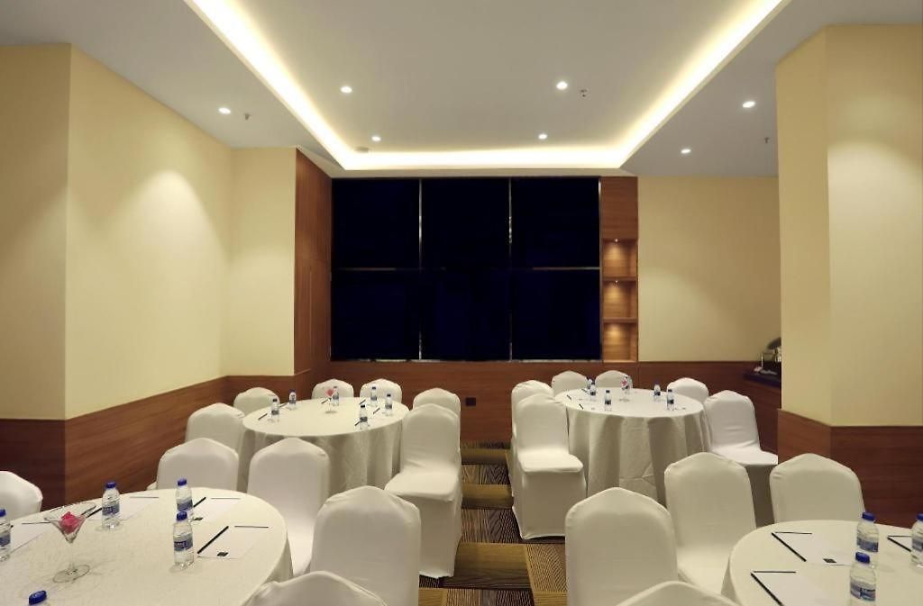 Aralia A Business Hotel, Midc 3*