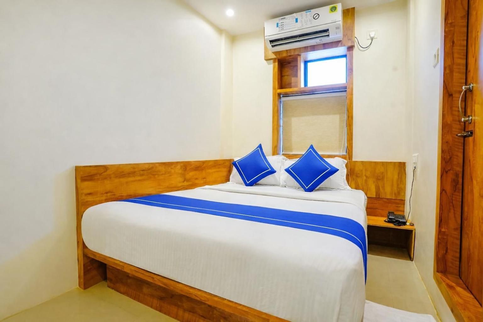 Indore Palace Nagpada 3*