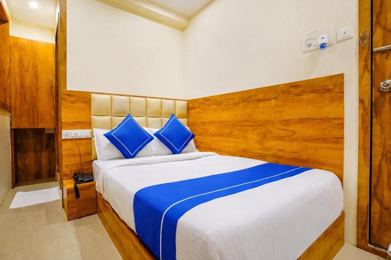 Indore Palace Nagpada 3*