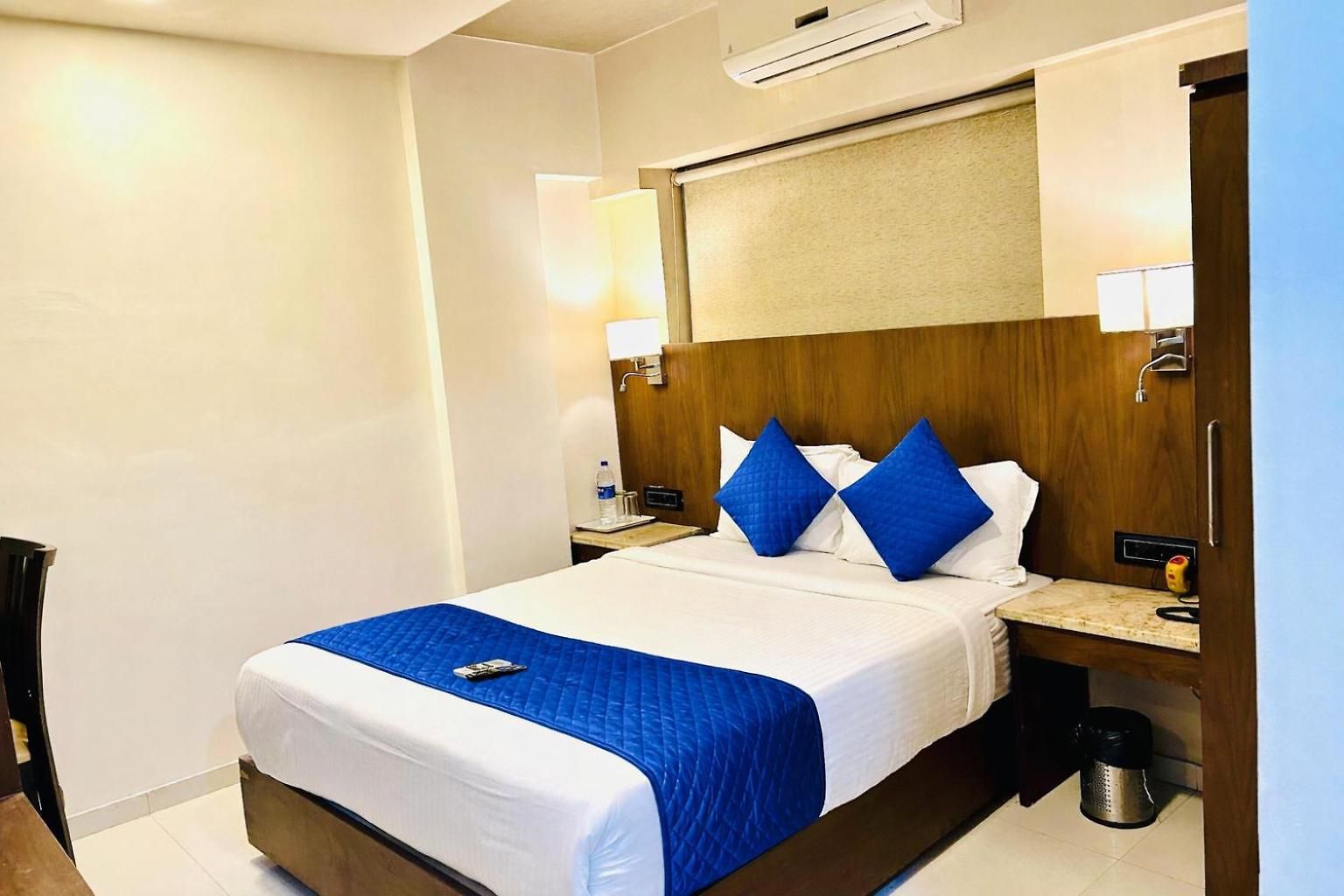 Indore Palace Nagpada 3*