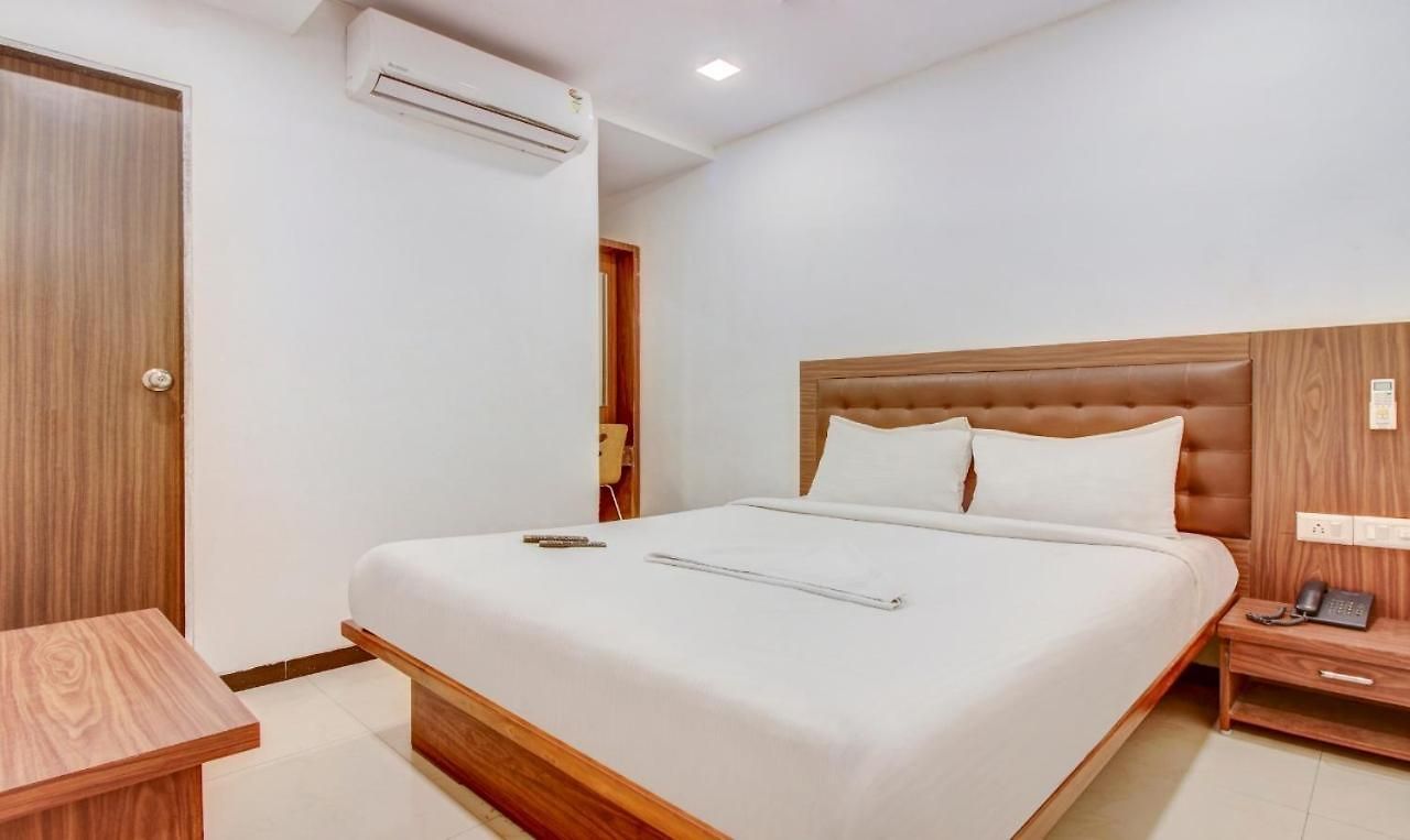 Aura Nest Hotel *