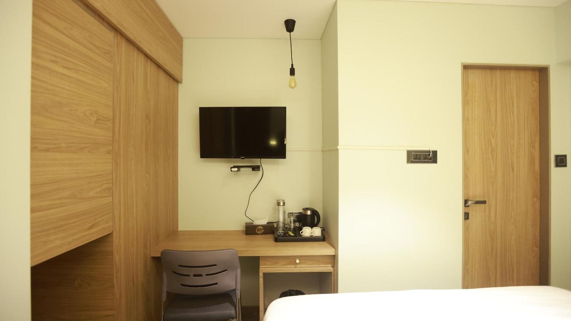 The Bohoo 99 Nr International Airport Hotel 3*