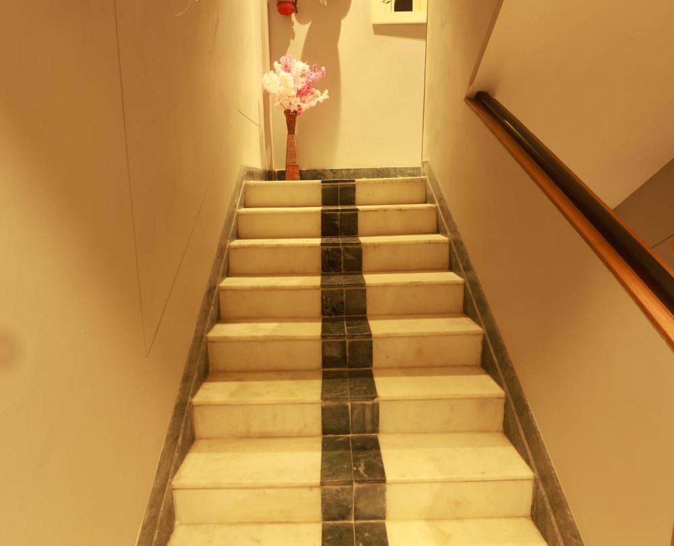 The Bohoo 99 Nr International Airport 3*
