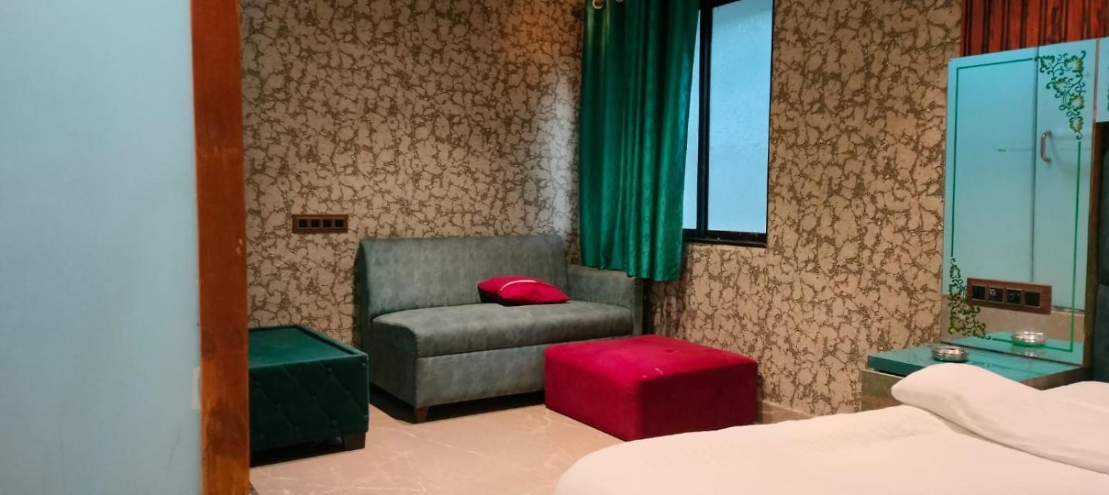 Hotel Versova