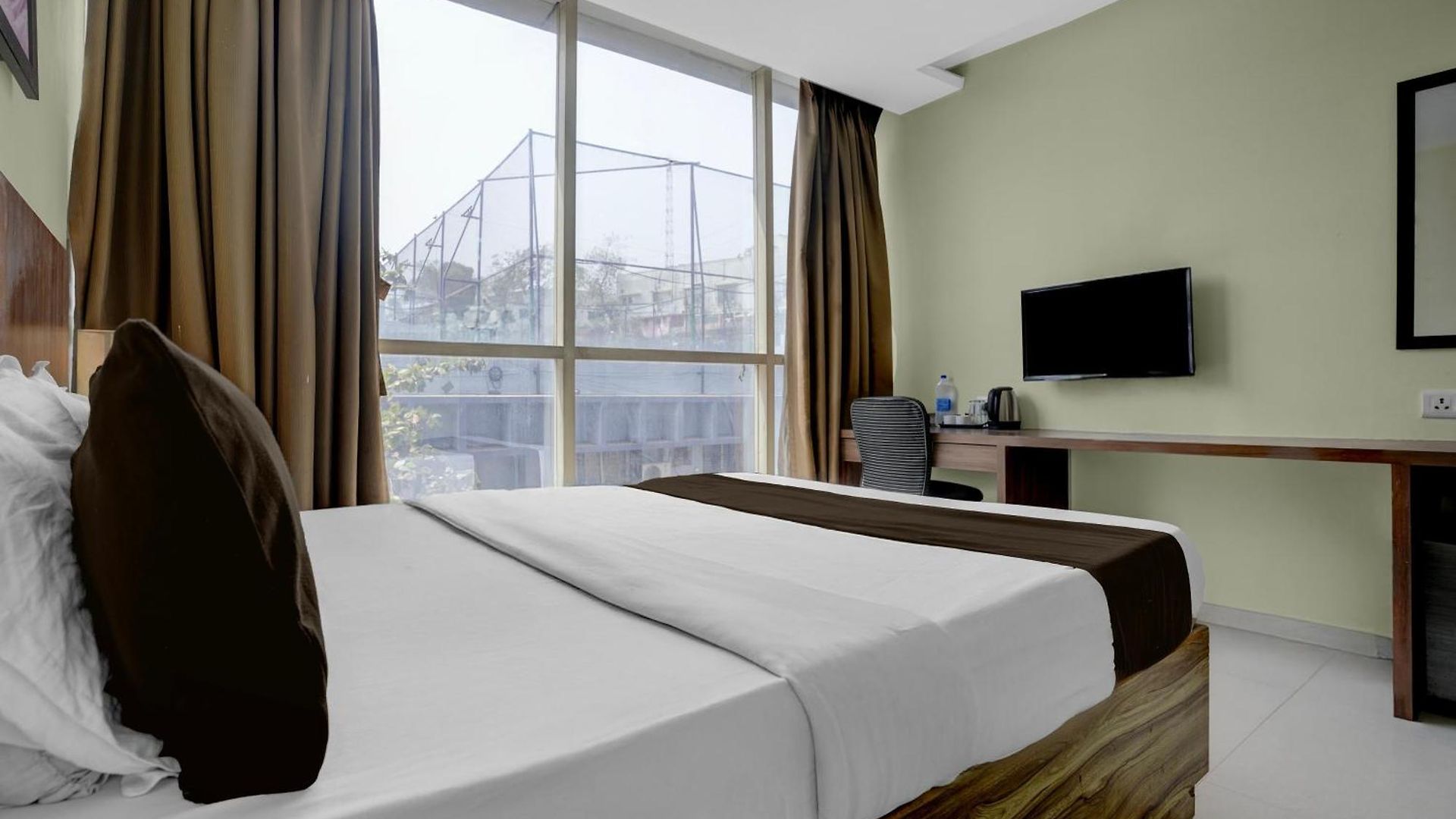 Hotel Townhouse Midc Andheri Formerly Royal International 4*