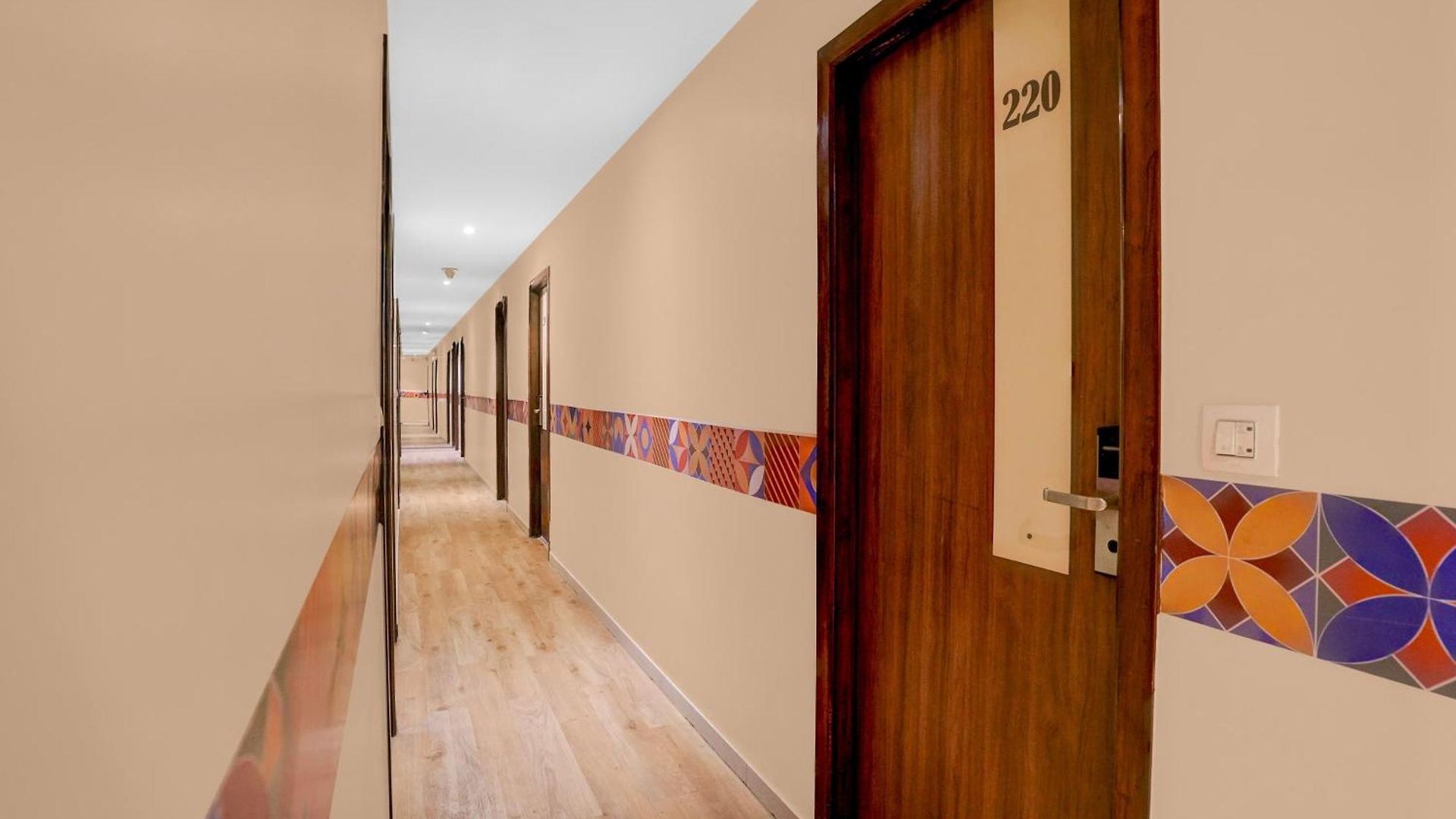 Townhouse Midc Andheri Formerly Royal International 4*