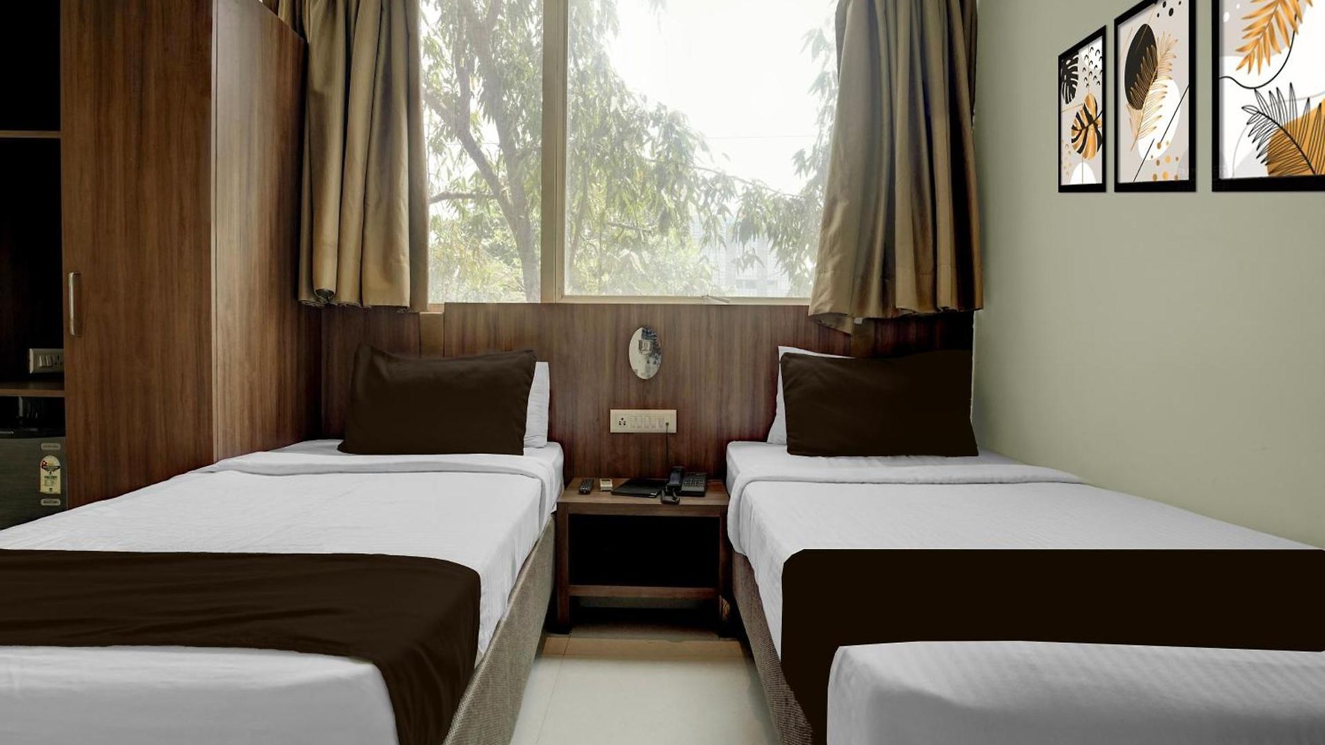 Townhouse Midc Andheri Formerly Royal International Hotel 4*
