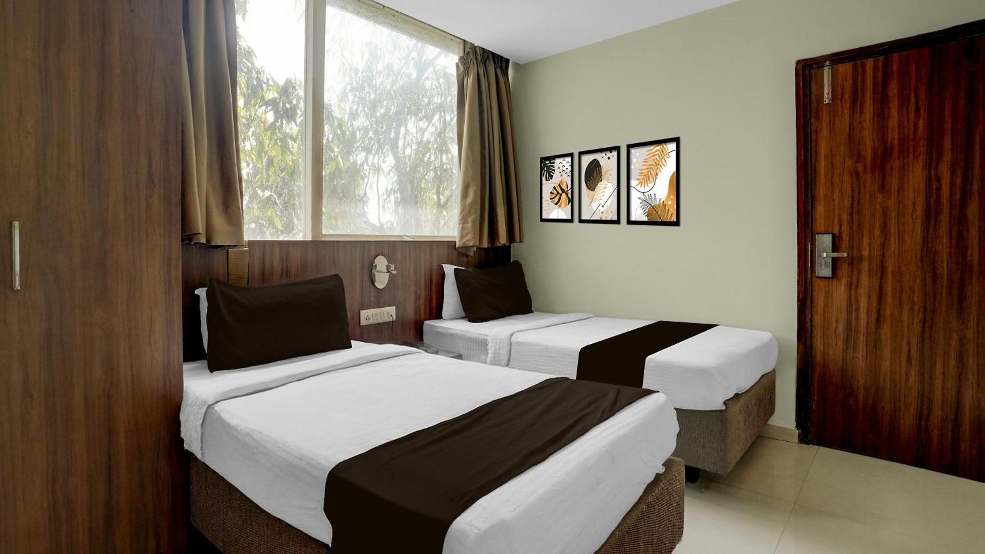 Hotel Townhouse Midc Andheri Formerly Royal International 4*